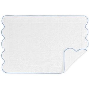 EUC Matouk Cairo Quilted Scalloped Tub Mat